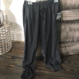 NWT guess blk silk feel joggers sz med